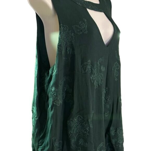 Torrid Green Sleeveless Tunic Top With Embroidered Floral Pattern Keyhole Detail - Picture 1 of 12